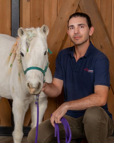 Dr. Juan Castellanos